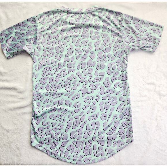Pit Viper T Flex Tech Soft Stretch T Shirt Womens Size XS Dino Print High Low - Picture 6 of 14